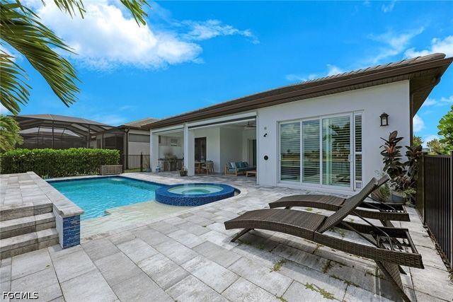 3697 Sapphire Cove CIR, Naples, FL 34114