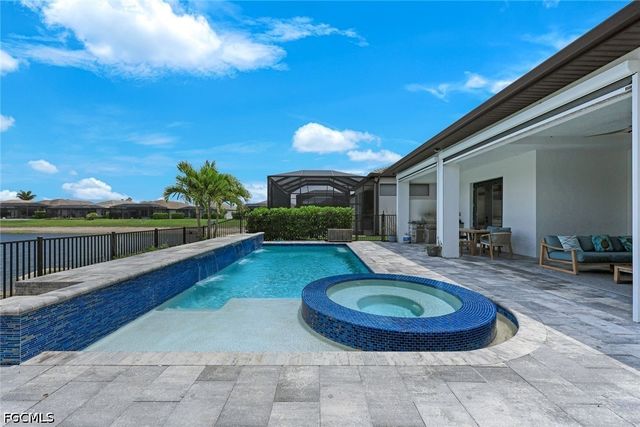 3697 Sapphire Cove CIR, Naples, FL 34114
