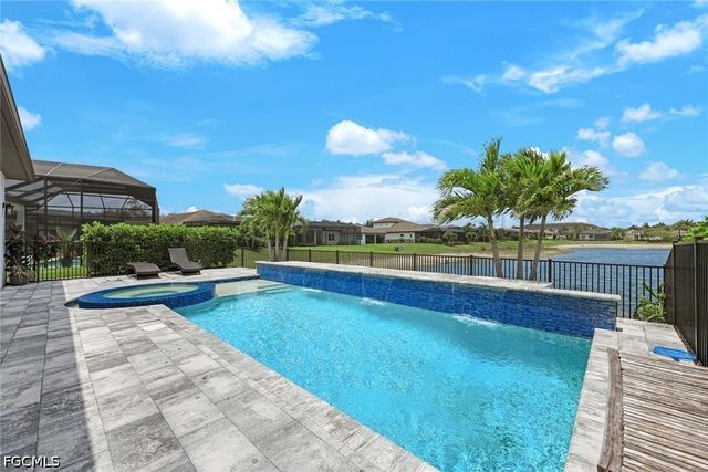 3697 Sapphire Cove CIR, Naples, FL 34114