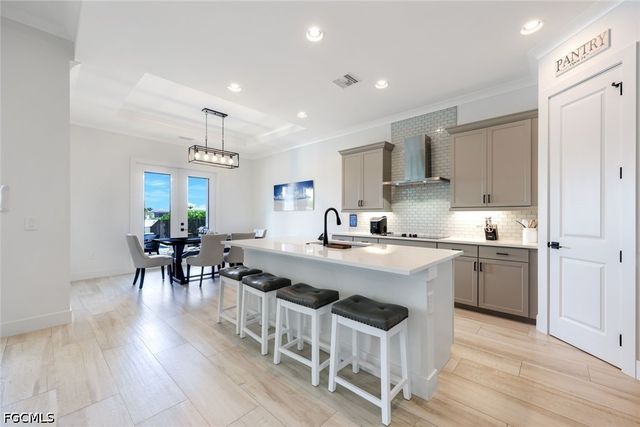 3697 Sapphire Cove CIR, Naples, FL 34114