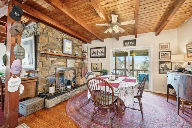 1120 KINGSWAY RD, Afton, VA 22920