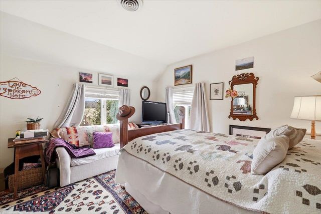 1120 KINGSWAY RD, Afton, VA 22920