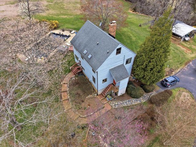 1120 KINGSWAY RD, Afton, VA 22920