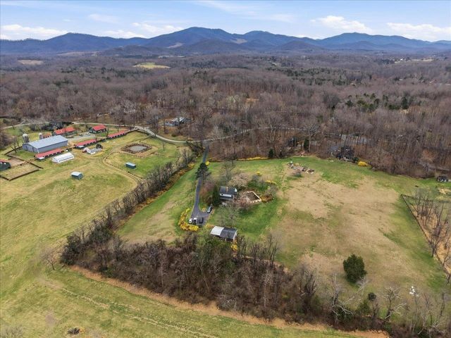 1120 KINGSWAY RD, Afton, VA 22920