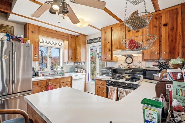 1120 KINGSWAY RD, Afton, VA 22920