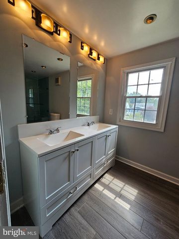 626 N GEORGE MASON DR DR, Arlington, VA 22203