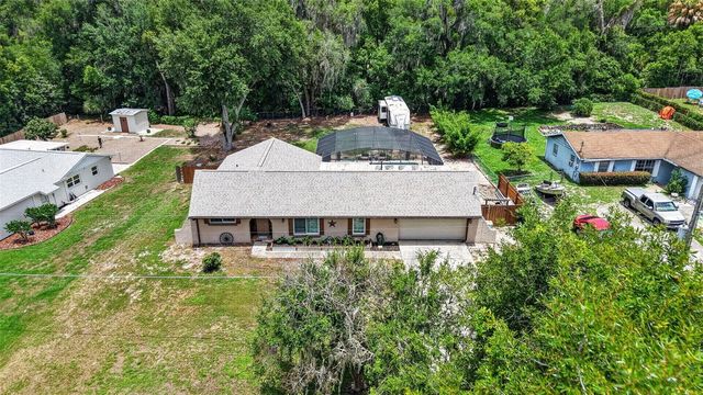 1915 SPRING LAKE ROAD, Fruitland Park, FL 34731
