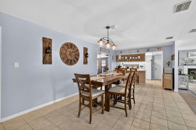 1915 SPRING LAKE ROAD, Fruitland Park, FL 34731