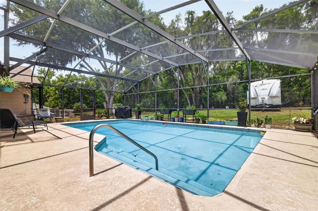 1915 SPRING LAKE ROAD, Fruitland Park, FL 34731