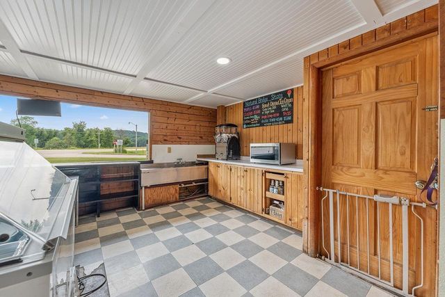 17520 Highway 80, Richland Center, WI 53581
