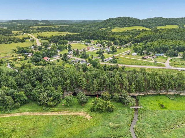 17520 Highway 80, Richland Center, WI 53581