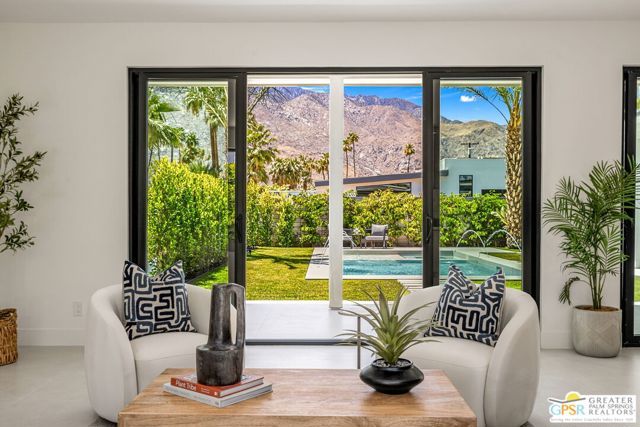 2020 E Amado Road, Palm Springs, CA 92262
