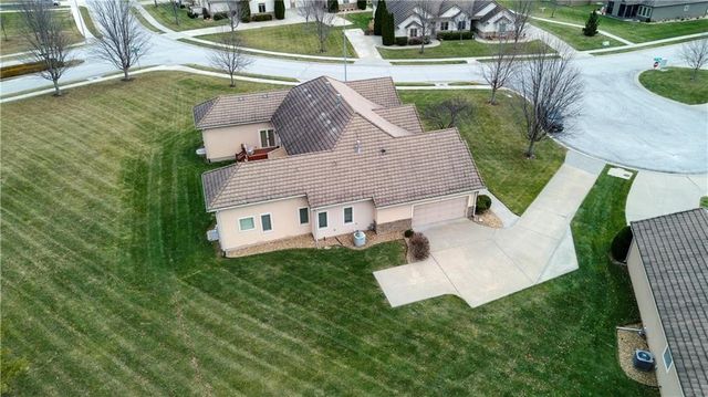 4118 NE Chapel Manor Court, Lee's Summit, MO 64064