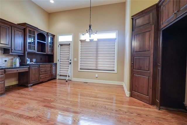 4118 NE Chapel Manor Court, Lee's Summit, MO 64064