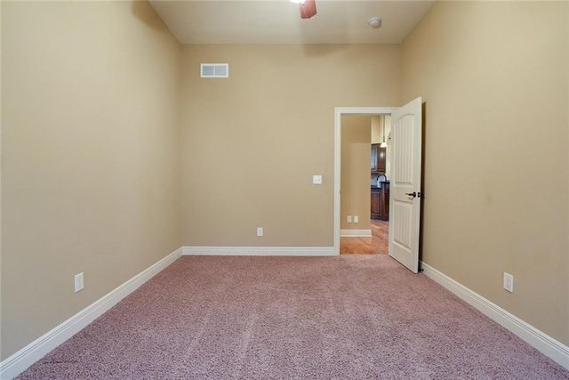 4118 NE Chapel Manor Court, Lee's Summit, MO 64064