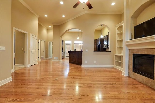 4118 NE Chapel Manor Court, Lee's Summit, MO 64064