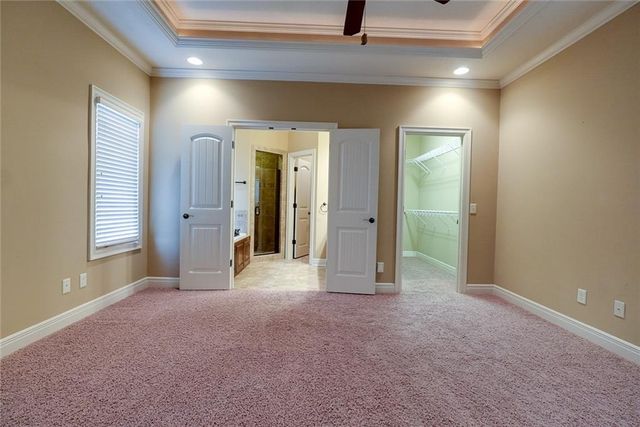 4118 NE Chapel Manor Court, Lee's Summit, MO 64064