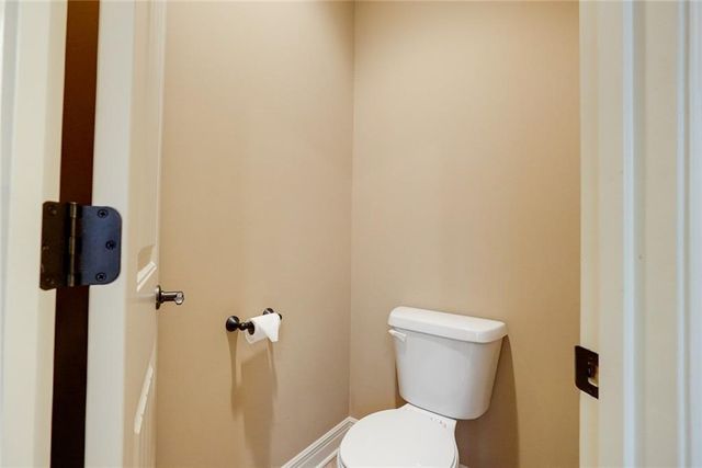 4118 NE Chapel Manor Court, Lee's Summit, MO 64064