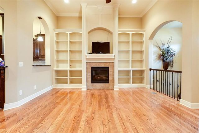 4118 NE Chapel Manor Court, Lee's Summit, MO 64064