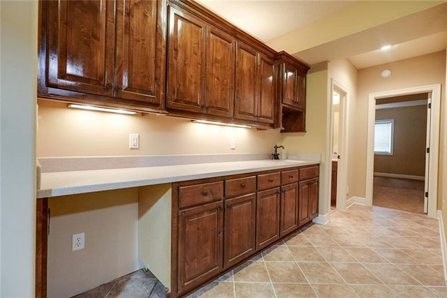 4118 NE Chapel Manor Court, Lee's Summit, MO 64064