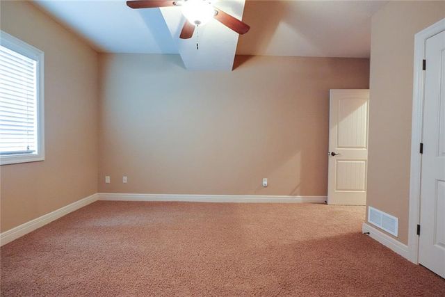 4118 NE Chapel Manor Court, Lee's Summit, MO 64064