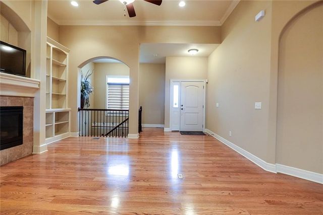 4118 NE Chapel Manor Court, Lee's Summit, MO 64064