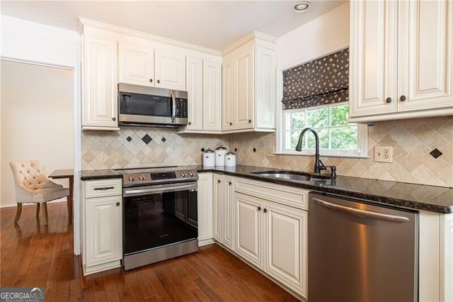 1300 Holly Bank Circle, Atlanta, GA 30338