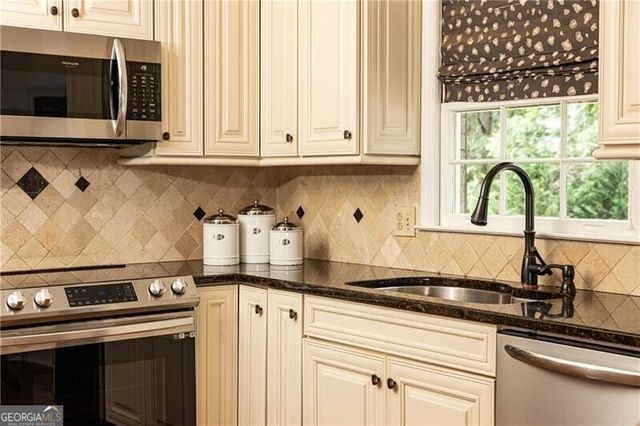 1300 Holly Bank Circle, Atlanta, GA 30338