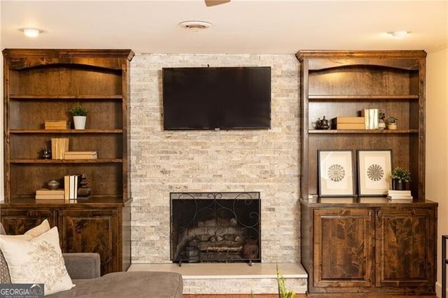 1300 Holly Bank Circle, Atlanta, GA 30338
