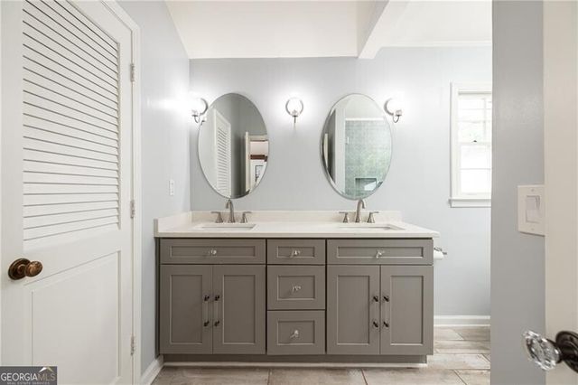 1300 Holly Bank Circle, Atlanta, GA 30338