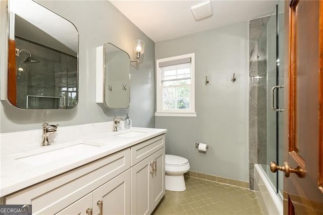 1300 Holly Bank Circle, Atlanta, GA 30338