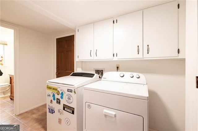 1300 Holly Bank Circle, Atlanta, GA 30338