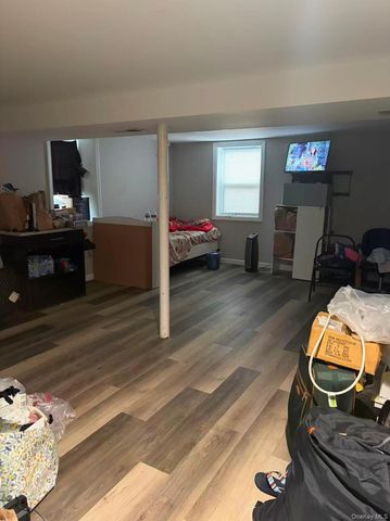 5 Lehigh Avenue, Centereach, NY 11720