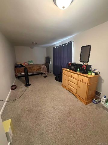 5 Lehigh Avenue, Centereach, NY 11720