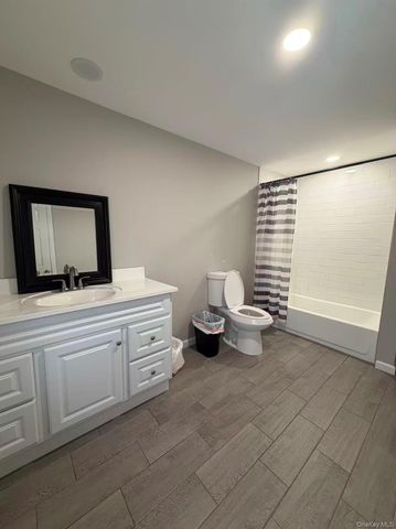 5 Lehigh Avenue, Centereach, NY 11720