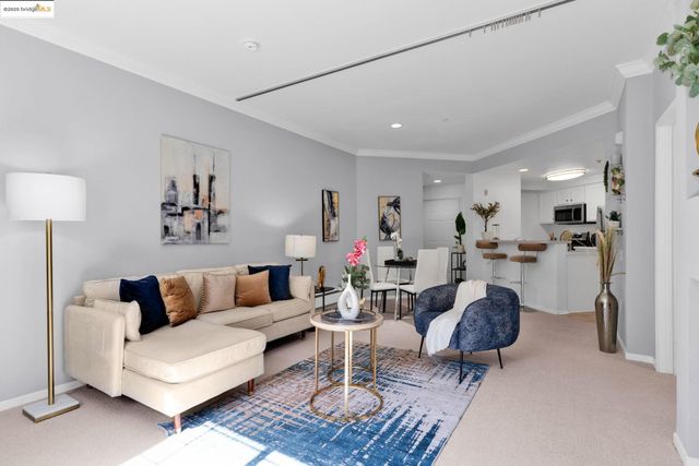 300 Caldecott 216, Oakland, CA 94618