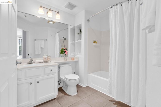 300 Caldecott 216, Oakland, CA 94618