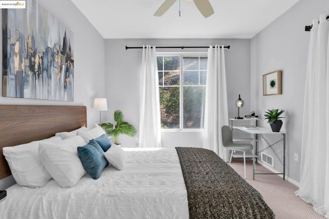 300 Caldecott 216, Oakland, CA 94618