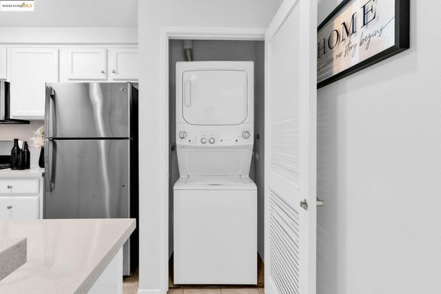 300 Caldecott 216, Oakland, CA 94618