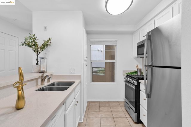 300 Caldecott 216, Oakland, CA 94618