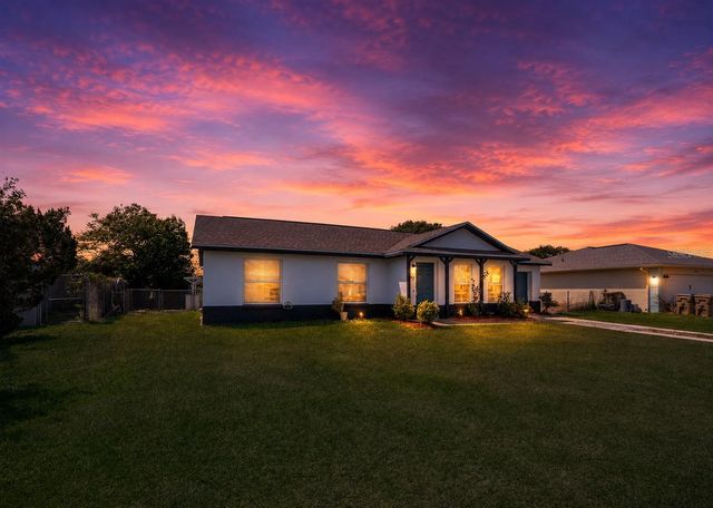 17 TROTTERS CIRCLE, Kissimmee, FL 34743