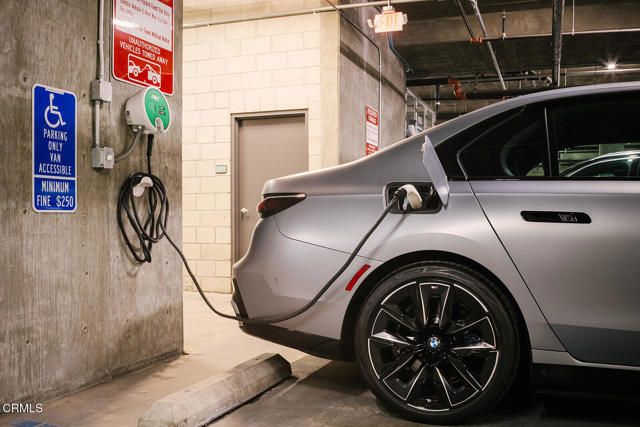 124 W Colorado Street 404, Glendale, CA 91204