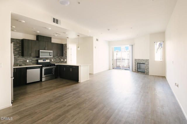 124 W Colorado Street 404, Glendale, CA 91204