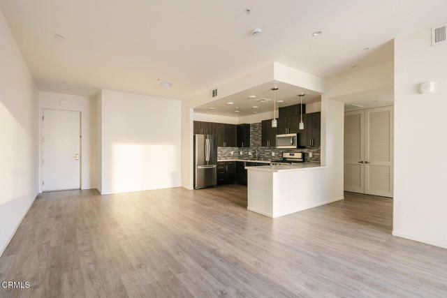 124 W Colorado Street 404, Glendale, CA 91204