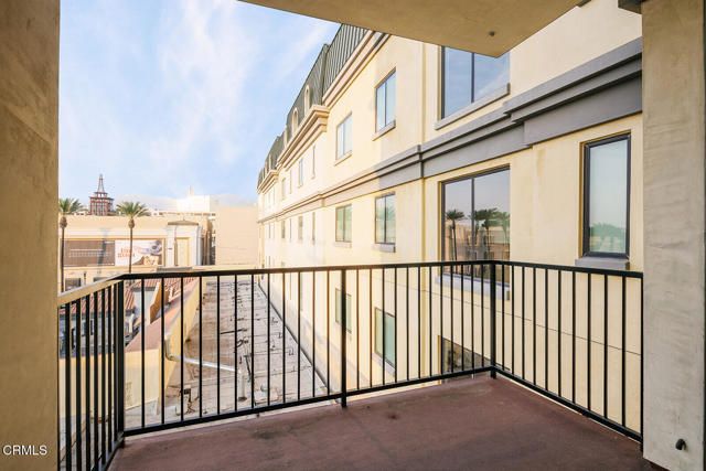 124 W Colorado Street 404, Glendale, CA 91204