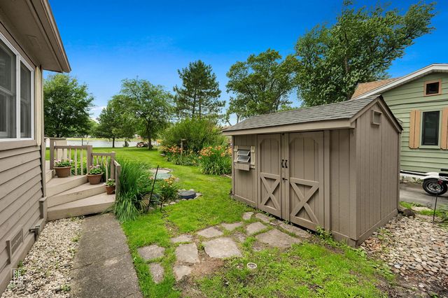3315 S Riverdale Road, Mchenry, IL 60051