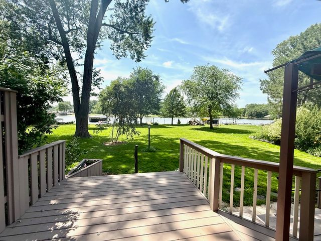 3315 S Riverdale Road, Mchenry, IL 60051