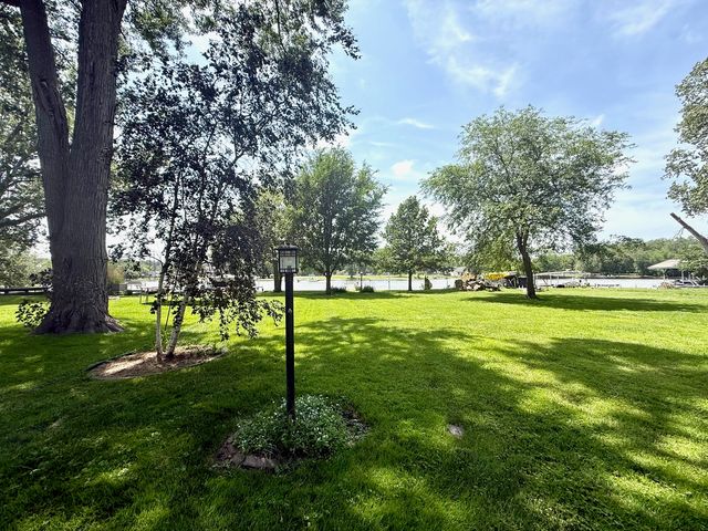 3315 S Riverdale Road, Mchenry, IL 60051