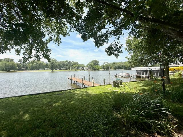 3315 S Riverdale Road, Mchenry, IL 60051