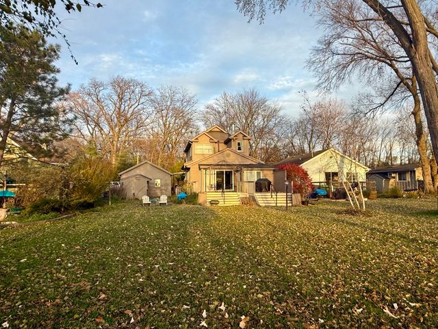 3315 S Riverdale Road, Mchenry, IL 60051